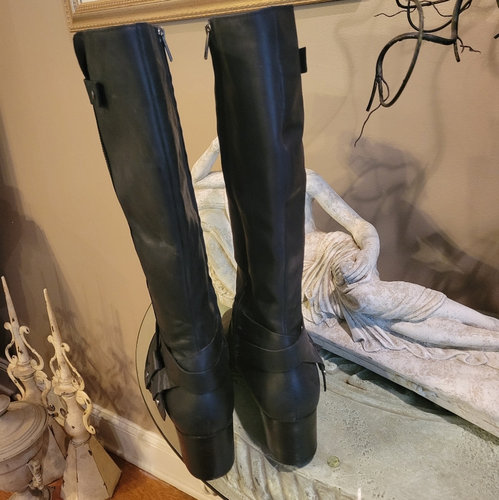 Ugg Bandera Leather Knee High Boots in Black.  UGG SN 1095056. #485 - Picture 10 of 16